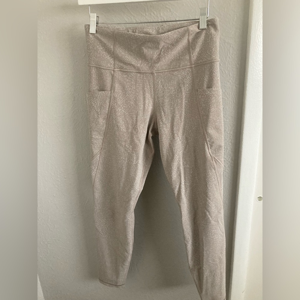 Athleta Salutation Stash Legging